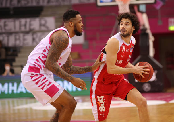 泊的前锋 泊的前锋